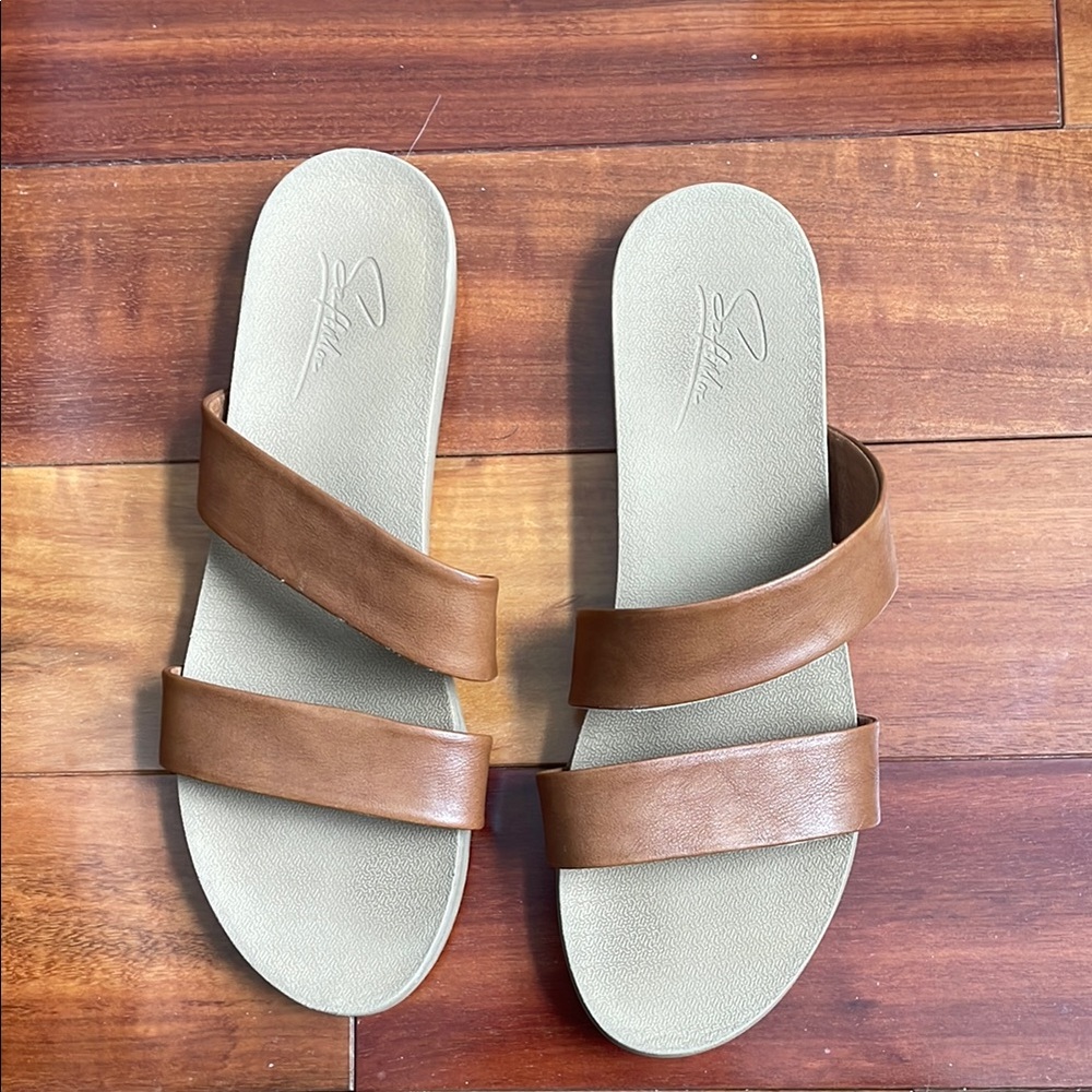 SoftMoc Tan Sandals Minimalist Two-Strap Design